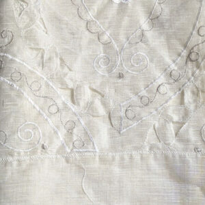 SOBREMANTEL - BORDADO - BEIGE (BANDA BEIGE)