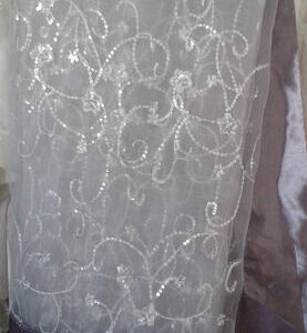 SOBREMANTEL - ORGANZA - GRIS (LENTEJUELAS)