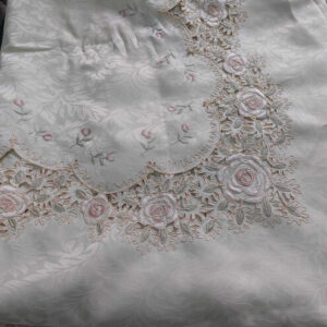 SOBREMANTEL - BORDADO - CREMA ANTIGUO (RECTANGULAR)